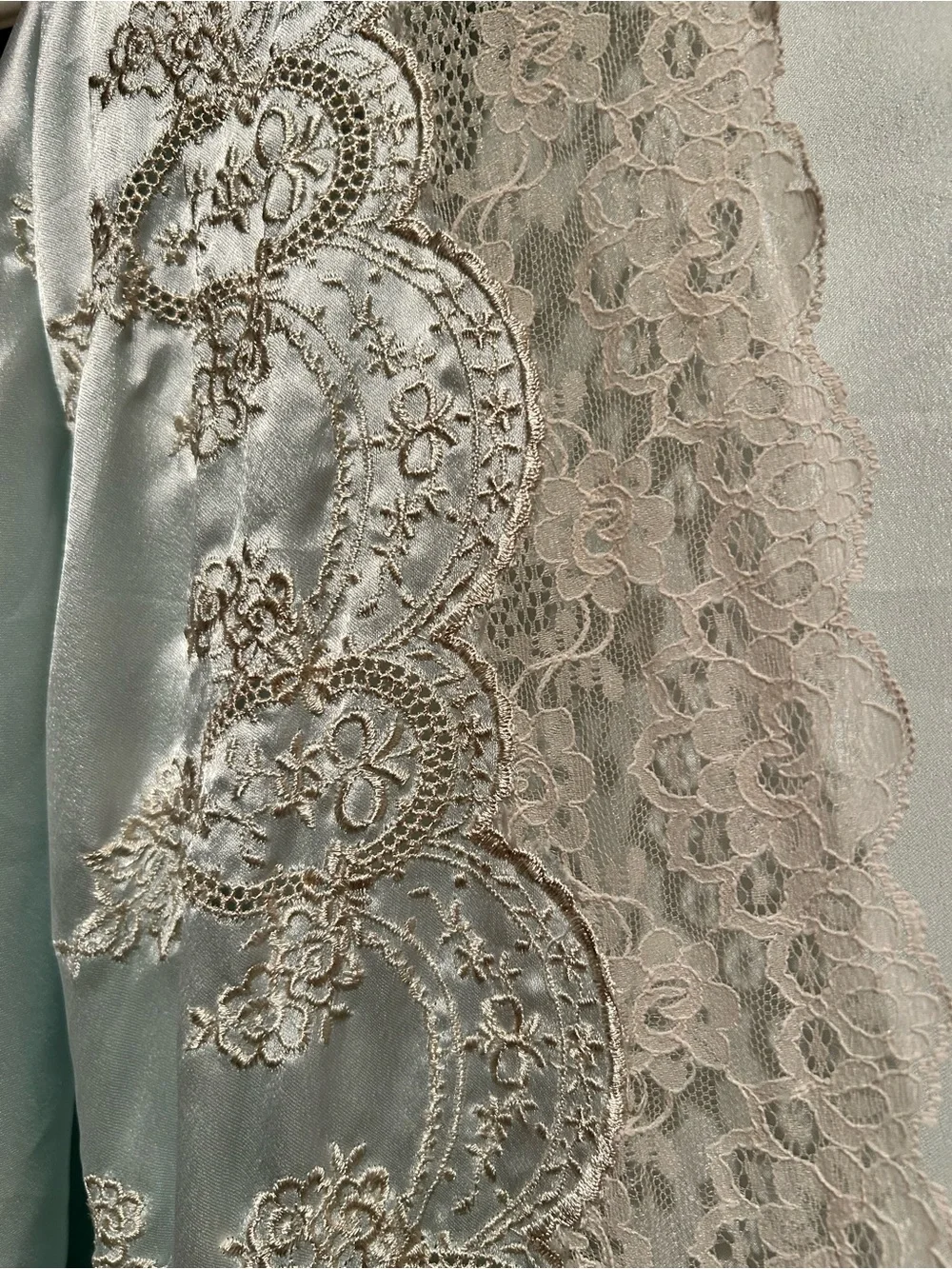 Vintage Miss Dior Silky Lace-Trim Robe in Vibrant Icy Blue - Immaculate Cond. - Picture 3 of 5